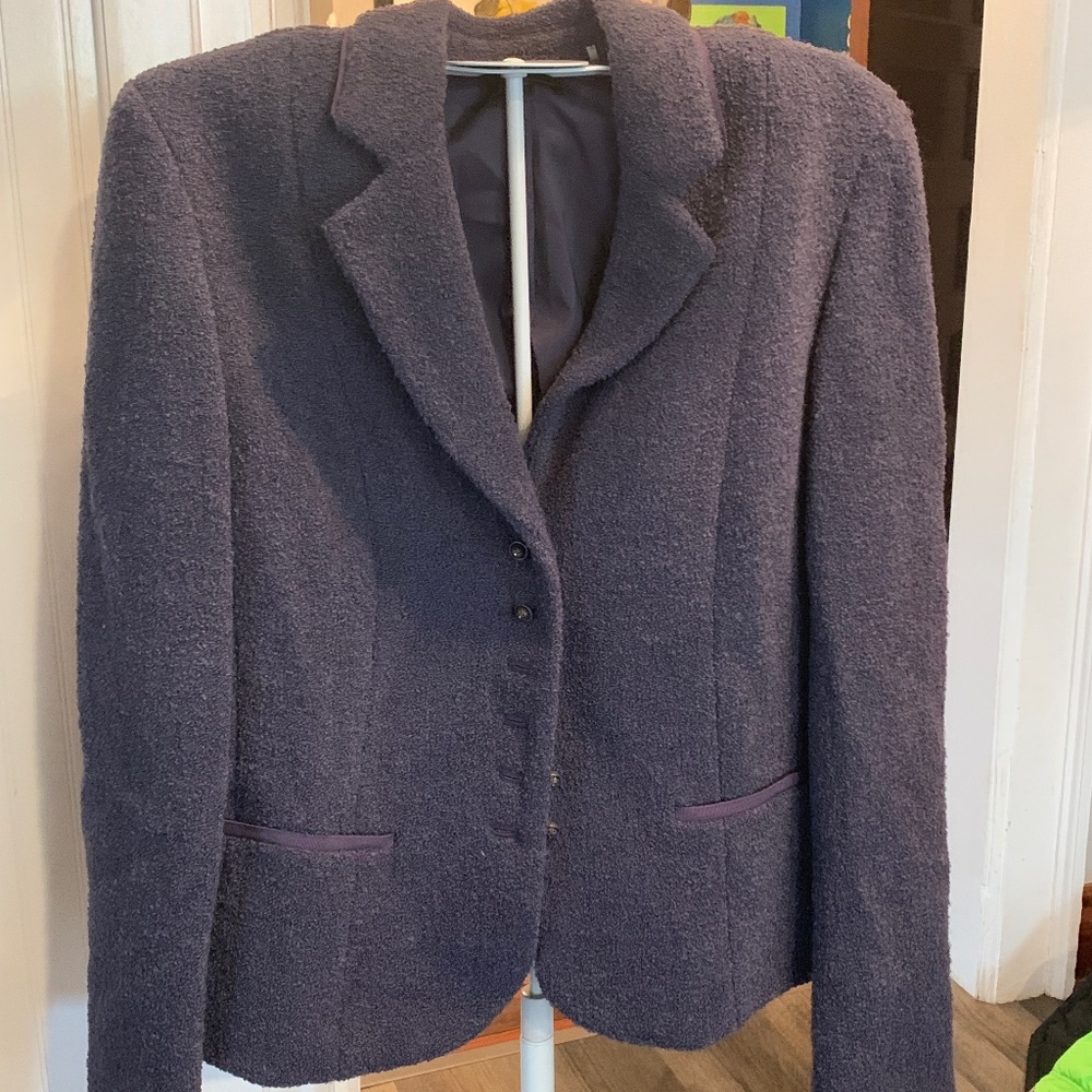 Tahari viscose and wool Boucle blazer worn once